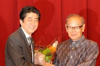 "Okinawa" và Thủ tướng Abe. Nhìn lại lời nói trong 8 năm qua